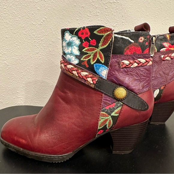 Socofy Embroidered Floral Ankle Boots - Burgundy - Picture 3 of 10